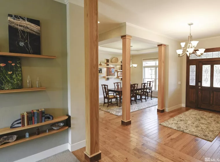 Entry/Foyer