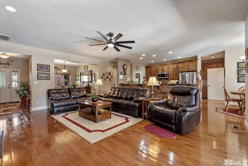 105 Carson River, Dayton, Nevada 89403, 4 Bedrooms Bedrooms, ,3 BathroomsBathrooms,Residential,Residential,Carson River,250005537