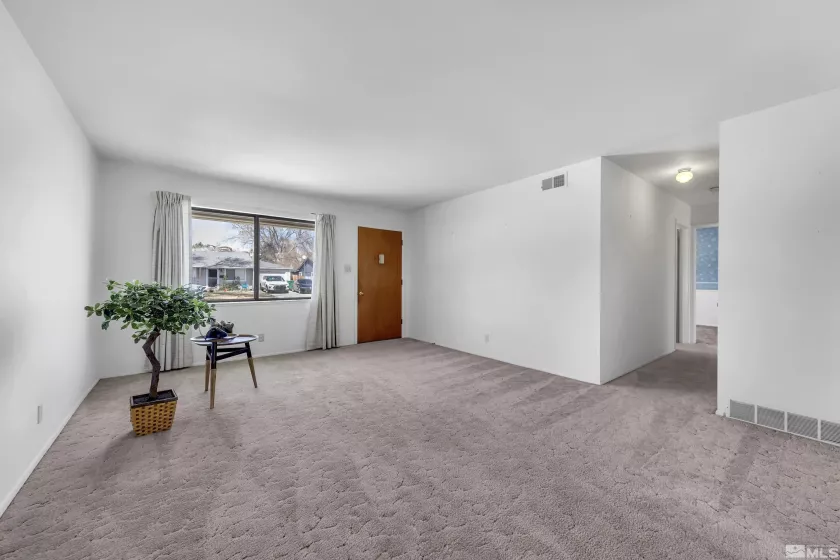 1325 Dodson, Sparks, Nevada 89431, 3 Bedrooms Bedrooms, ,1 BathroomBathrooms,Residential,Residential,Dodson,250004606