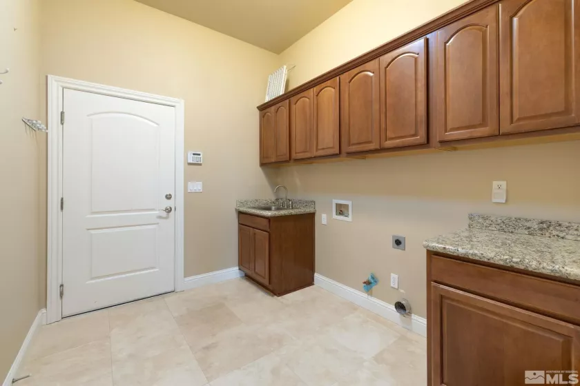 1094 Rocky, Gardnerville, Nevada 89460, 3 Bedrooms Bedrooms, ,3 BathroomsBathrooms,Residential,Residential,Rocky,240014818