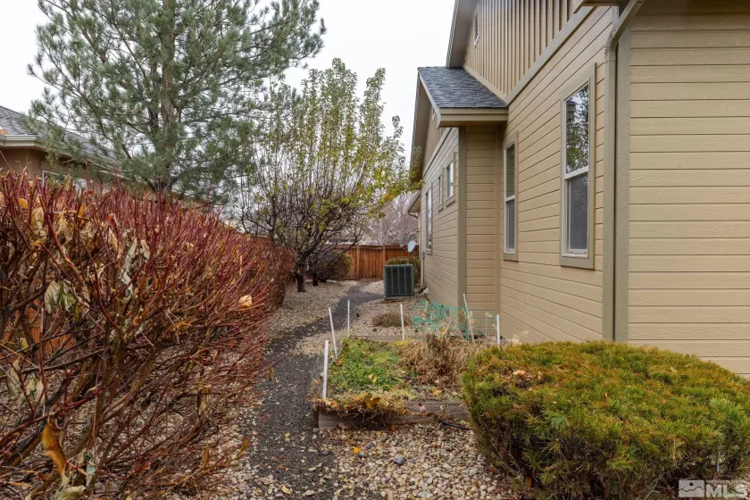 1094 Rocky, Gardnerville, Nevada 89460, 3 Bedrooms Bedrooms, ,3 BathroomsBathrooms,Residential,Residential,Rocky,240014818