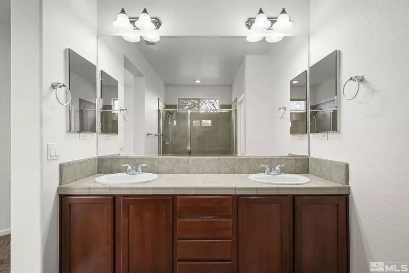 485 Haleb, Reno, Nevada 89521, 3 Bedrooms Bedrooms, ,2 BathroomsBathrooms,Residential,Residential,Haleb,250004757