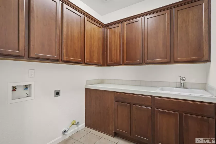 485 Haleb, Reno, Nevada 89521, 3 Bedrooms Bedrooms, ,2 BathroomsBathrooms,Residential,Residential,Haleb,250004757