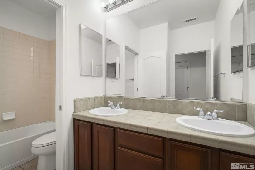 485 Haleb, Reno, Nevada 89521, 3 Bedrooms Bedrooms, ,2 BathroomsBathrooms,Residential,Residential,Haleb,250004757