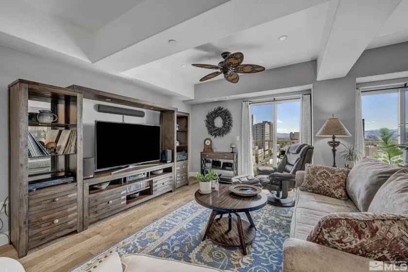 200 2nd, Reno, Nevada 89501, 2 Bedrooms Bedrooms, ,3 BathroomsBathrooms,Residential,Residential,2nd,250005675