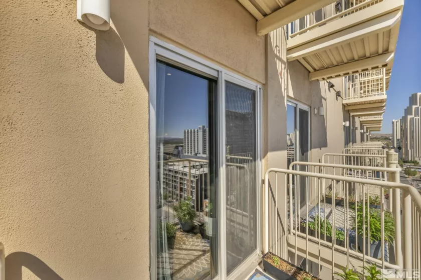 200 2nd, Reno, Nevada 89501, 2 Bedrooms Bedrooms, ,3 BathroomsBathrooms,Residential,Residential,2nd,250005675