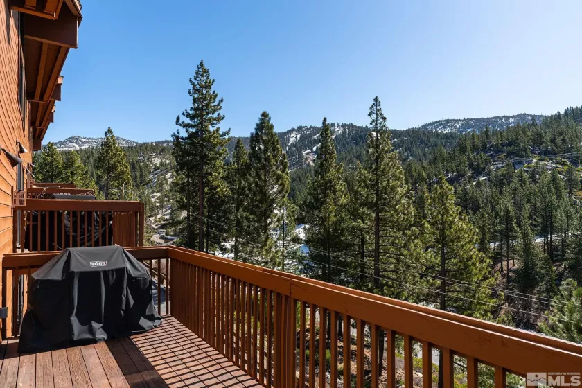 400 Fairview, Incline Village, Nevada 89451, 2 Bedrooms Bedrooms, ,3 BathroomsBathrooms,Residential,Residential,Fairview,250004862