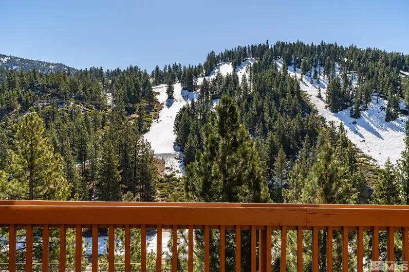 400 Fairview, Incline Village, Nevada 89451, 2 Bedrooms Bedrooms, ,3 BathroomsBathrooms,Residential,Residential,Fairview,250004862