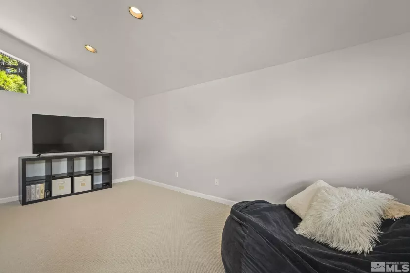 400 Fairview, Incline Village, Nevada 89451, 2 Bedrooms Bedrooms, ,3 BathroomsBathrooms,Residential,Residential,Fairview,250004862