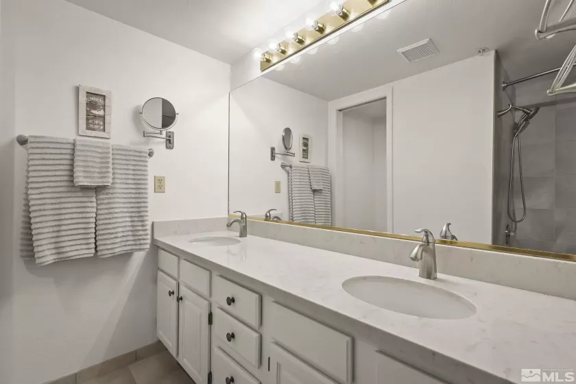 400 Fairview, Incline Village, Nevada 89451, 4 Bedrooms Bedrooms, ,5 BathroomsBathrooms,Residential,Residential,Fairview,250004749