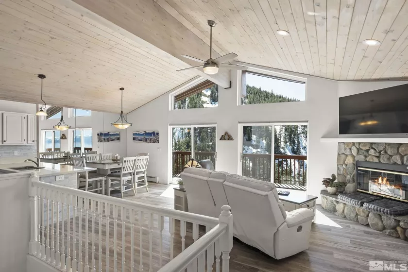 400 Fairview, Incline Village, Nevada 89451, 4 Bedrooms Bedrooms, ,5 BathroomsBathrooms,Residential,Residential,Fairview,250004749