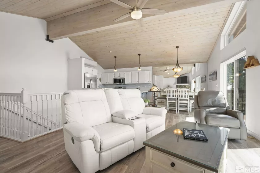 400 Fairview, Incline Village, Nevada 89451, 4 Bedrooms Bedrooms, ,5 BathroomsBathrooms,Residential,Residential,Fairview,250004749