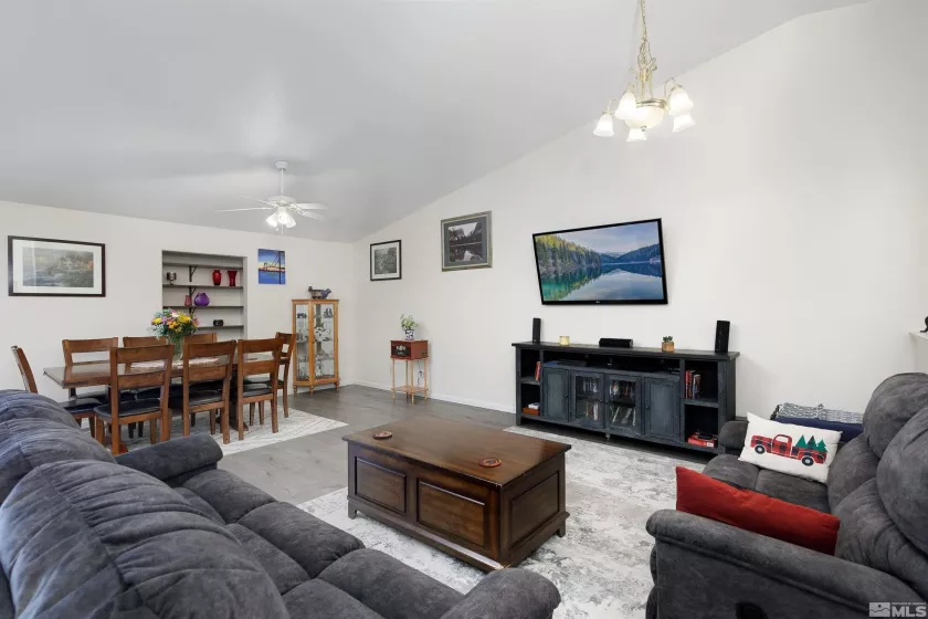 4233 Pelican, Fallon, Nevada 89406, 4 Bedrooms Bedrooms, ,2 BathroomsBathrooms,Residential,Residential,Pelican,250005171