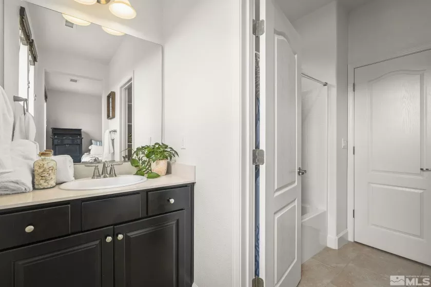 9726 Pachuca, Reno, Nevada 89521, 3 Bedrooms Bedrooms, ,3 BathroomsBathrooms,Residential,Residential,Pachuca,250004261
