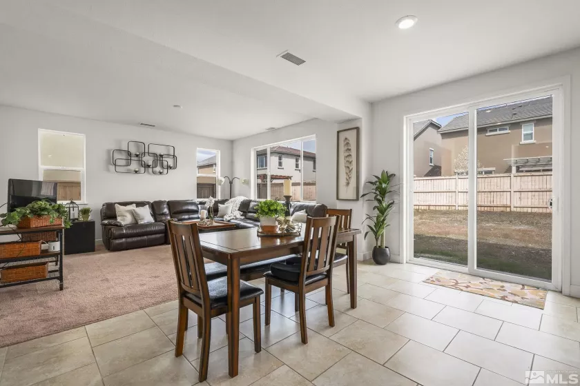9726 Pachuca, Reno, Nevada 89521, 3 Bedrooms Bedrooms, ,3 BathroomsBathrooms,Residential,Residential,Pachuca,250004261