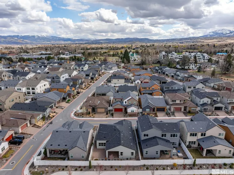 605 Braided Rope, Reno, Nevada 89511, 2 Bedrooms Bedrooms, ,3 BathroomsBathrooms,Residential,Residential,Braided Rope,250004255