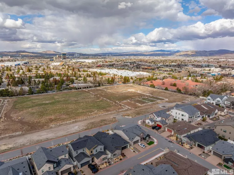 605 Braided Rope, Reno, Nevada 89511, 2 Bedrooms Bedrooms, ,3 BathroomsBathrooms,Residential,Residential,Braided Rope,250004255