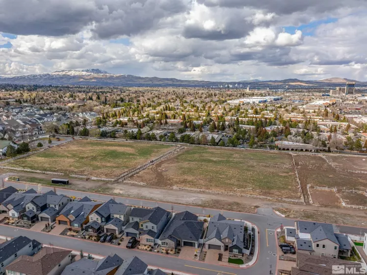 605 Braided Rope, Reno, Nevada 89511, 2 Bedrooms Bedrooms, ,3 BathroomsBathrooms,Residential,Residential,Braided Rope,250004255