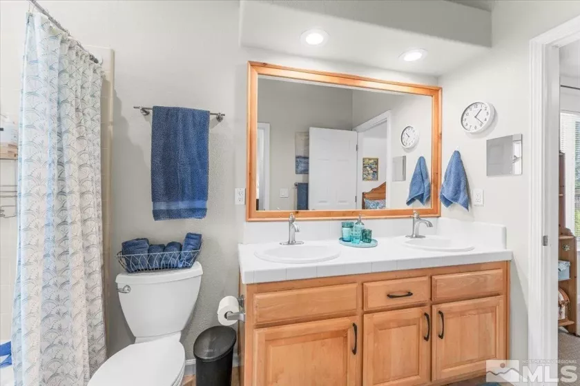 5024 Albuquerque, Reno, Nevada 89511, 4 Bedrooms Bedrooms, ,3 BathroomsBathrooms,Residential,Residential,Albuquerque,250005268