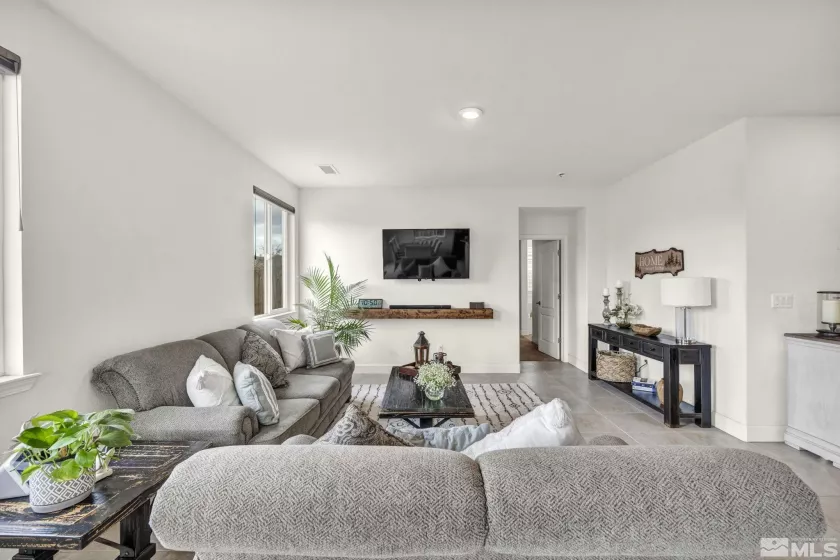 1112 Monument Peak, Carson City, Nevada 89701, 4 Bedrooms Bedrooms, ,3 BathroomsBathrooms,Residential,Residential,Monument Peak,250001314