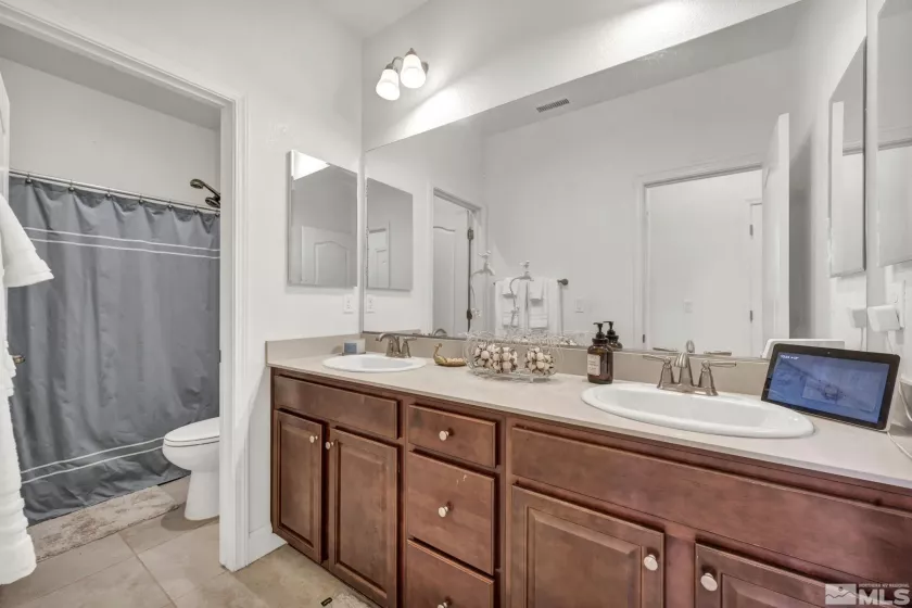 1112 Monument Peak, Carson City, Nevada 89701, 4 Bedrooms Bedrooms, ,3 BathroomsBathrooms,Residential,Residential,Monument Peak,250001314