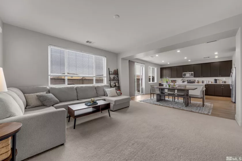 2078 Neuer, Sparks, Nevada 89436, 3 Bedrooms Bedrooms, ,3 BathroomsBathrooms,Residential,Residential,Neuer,250003074