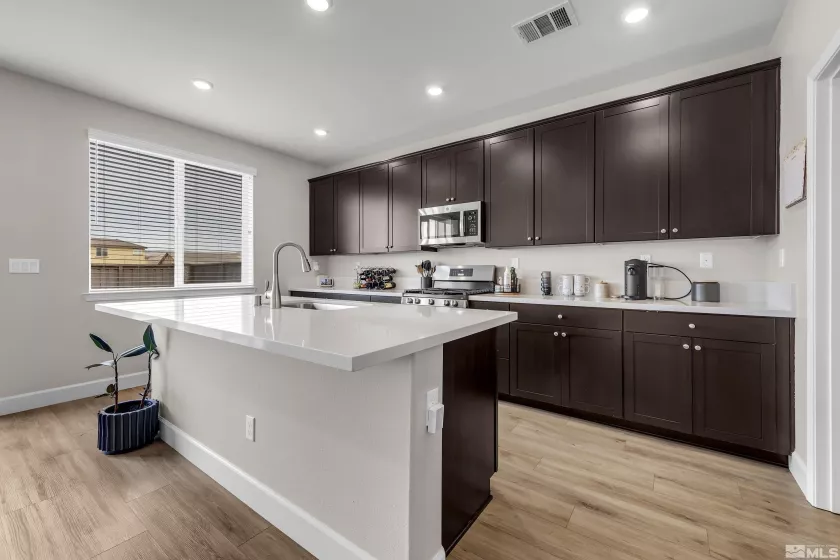 2078 Neuer, Sparks, Nevada 89436, 3 Bedrooms Bedrooms, ,3 BathroomsBathrooms,Residential,Residential,Neuer,250003074