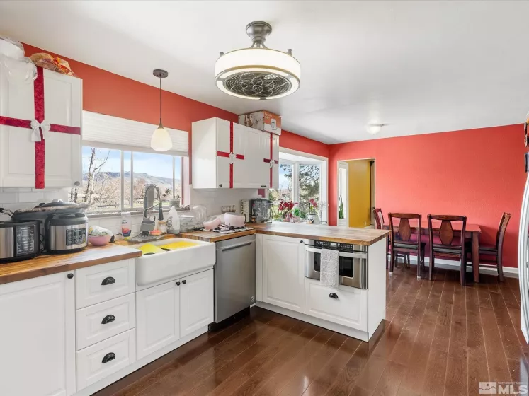 1879 Kings Canyon, Carson City, Nevada 89703, 5 Bedrooms Bedrooms, ,3 BathroomsBathrooms,Residential,Residential,Kings Canyon,250004352