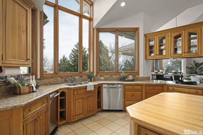 2185 Kinney, Reno, Nevada 89511, 5 Bedrooms Bedrooms, ,8 BathroomsBathrooms,Residential,Residential,Kinney,250003125