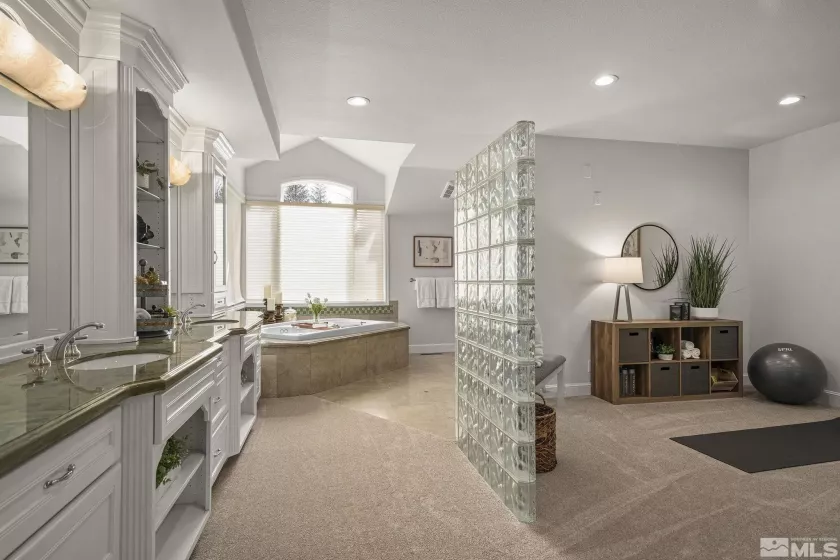 2185 Kinney, Reno, Nevada 89511, 5 Bedrooms Bedrooms, ,8 BathroomsBathrooms,Residential,Residential,Kinney,250003125