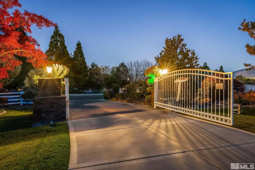 2185 Kinney, Reno, Nevada 89511, 5 Bedrooms Bedrooms, ,8 BathroomsBathrooms,Residential,Residential,Kinney,250003125