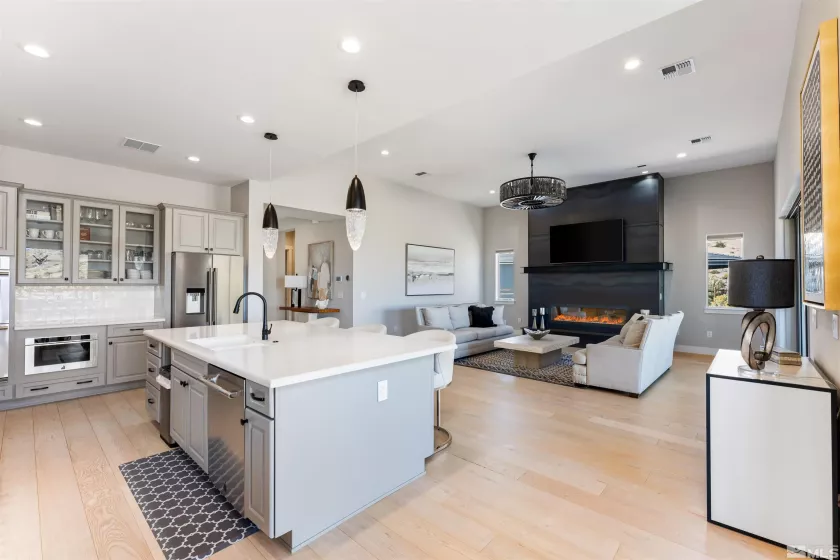 8956 Suncreek, Reno, Nevada 89523, 5 Bedrooms Bedrooms, ,6 BathroomsBathrooms,Residential,Residential,Suncreek,250001512