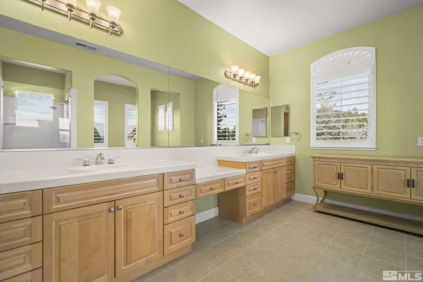 15355 Redmond, Reno, Nevada 89511, 4 Bedrooms Bedrooms, ,4 BathroomsBathrooms,Residential,Residential,Redmond,250004795