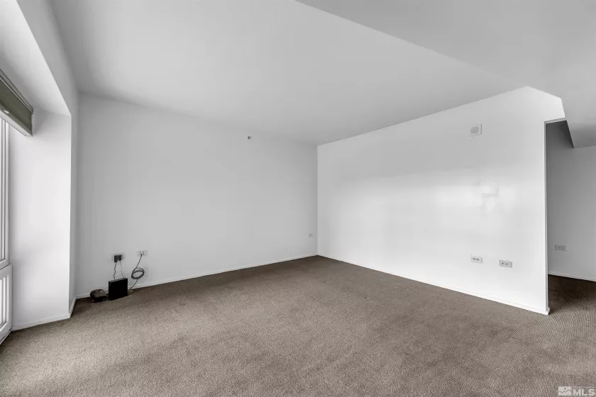 255 Sierra, Reno, Nevada 89501, 1 Bedroom Bedrooms, ,2 BathroomsBathrooms,Residential,Residential,Sierra,250003859
