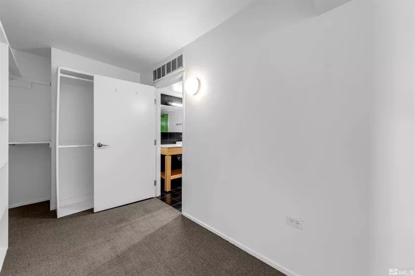 255 Sierra, Reno, Nevada 89501, 1 Bedroom Bedrooms, ,2 BathroomsBathrooms,Residential,Residential,Sierra,250003859