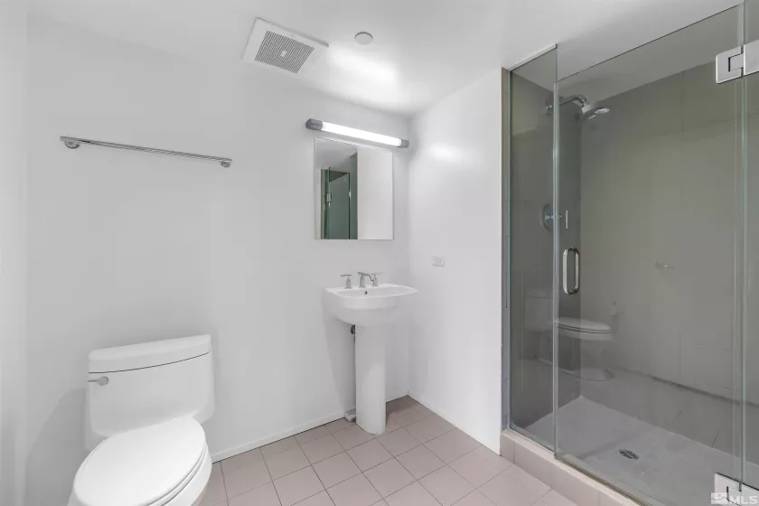 255 Sierra, Reno, Nevada 89501, 1 Bedroom Bedrooms, ,2 BathroomsBathrooms,Residential,Residential,Sierra,250003859