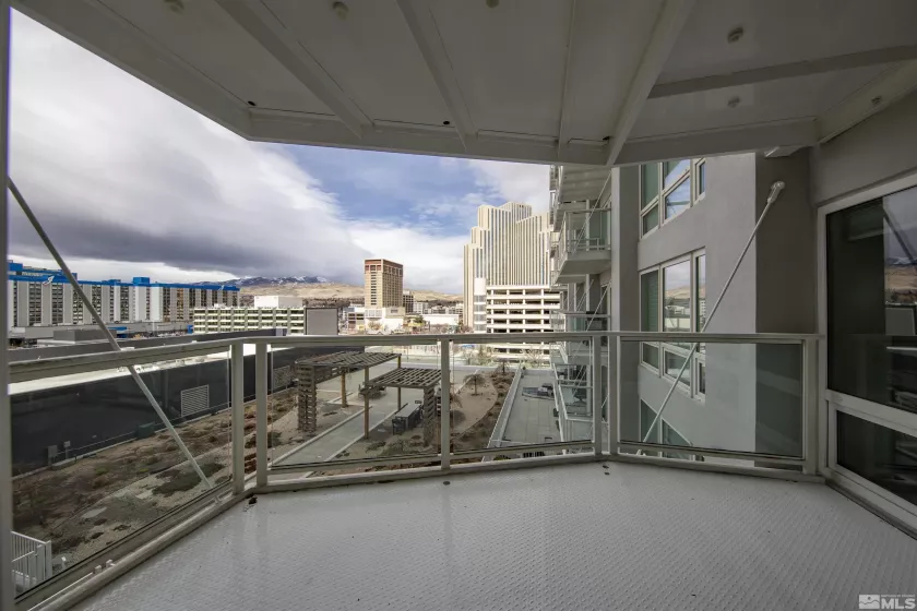 255 Sierra, Reno, Nevada 89501, 1 Bedroom Bedrooms, ,2 BathroomsBathrooms,Residential,Residential,Sierra,250003859