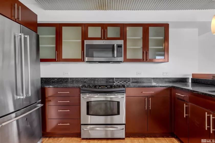 255 Sierra, Reno, Nevada 89501, 1 Bedroom Bedrooms, ,2 BathroomsBathrooms,Residential,Residential,Sierra,250003859