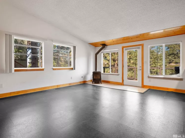 723 Gary, Stateline, Nevada 89449, 2 Bedrooms Bedrooms, ,2 BathroomsBathrooms,Residential,Residential,Gary,250005447