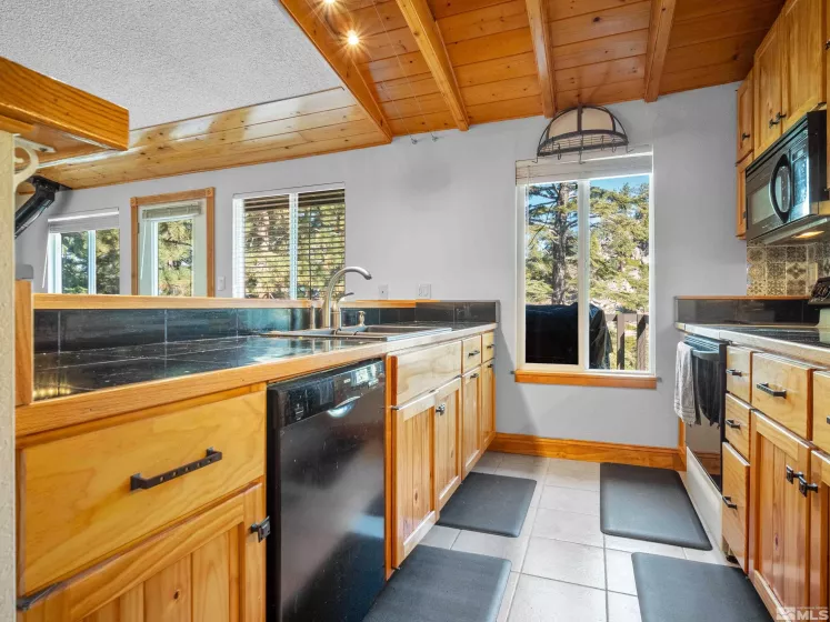 723 Gary, Stateline, Nevada 89449, 2 Bedrooms Bedrooms, ,2 BathroomsBathrooms,Residential,Residential,Gary,250005447