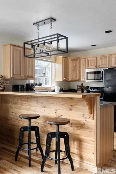 739 Bigler, Stateline, Nevada 89449, 1 Bedroom Bedrooms, ,1 BathroomBathrooms,Residential,Residential,Bigler,250002574
