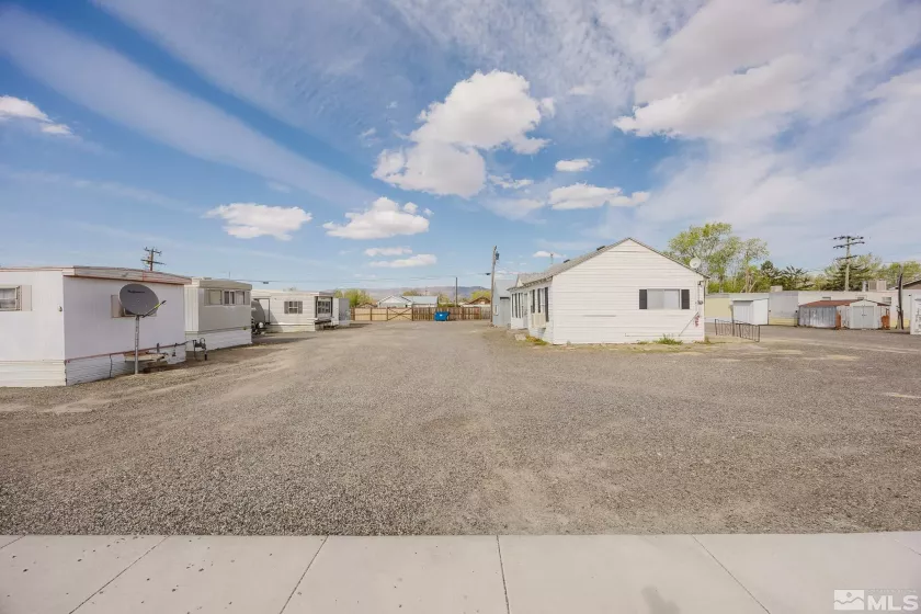 64 7th, Battle Mountain, Nevada 89820, ,Commercial Sale,Residential,7th,240011164