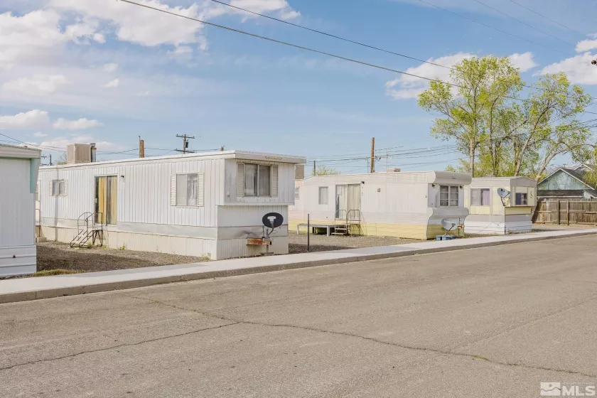 64 7th, Battle Mountain, Nevada 89820, ,Commercial Sale,Residential,7th,240011164