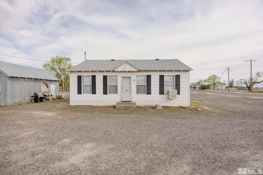 64 7th, Battle Mountain, Nevada 89820, ,Commercial Sale,Residential,7th,240011164