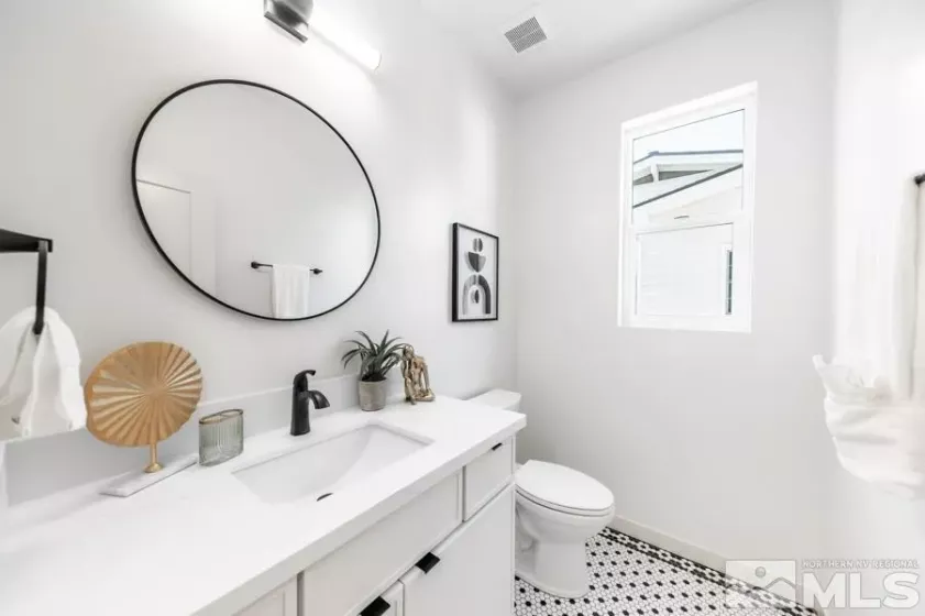615 John Fremont, Reno, Nevada 89509, 3 Bedrooms Bedrooms, ,4 BathroomsBathrooms,Residential,Residential,John Fremont,250004322