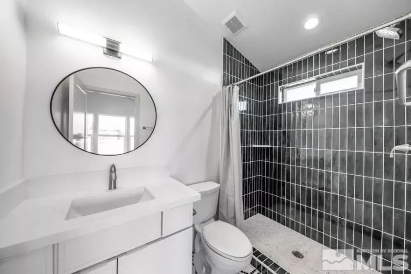 615 John Fremont, Reno, Nevada 89509, 3 Bedrooms Bedrooms, ,4 BathroomsBathrooms,Residential,Residential,John Fremont,250004322