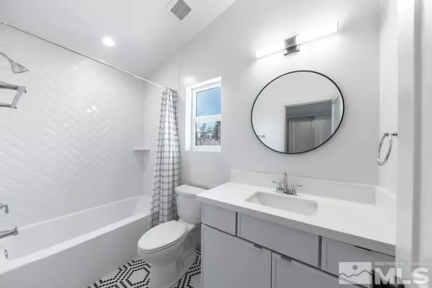 615 John Fremont, Reno, Nevada 89509, 3 Bedrooms Bedrooms, ,4 BathroomsBathrooms,Residential,Residential,John Fremont,250004322
