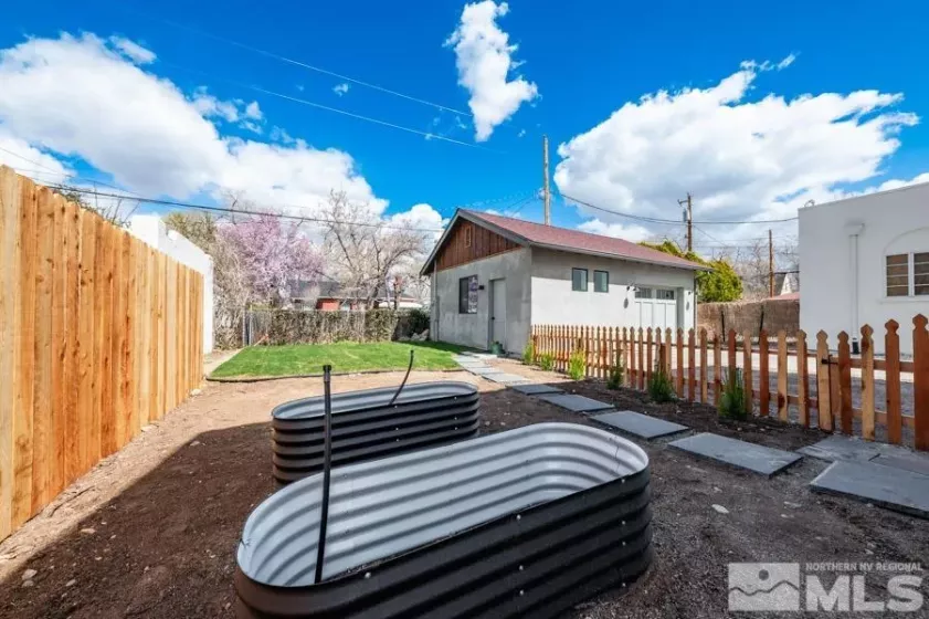 615 John Fremont, Reno, Nevada 89509, 3 Bedrooms Bedrooms, ,4 BathroomsBathrooms,Residential,Residential,John Fremont,250004322