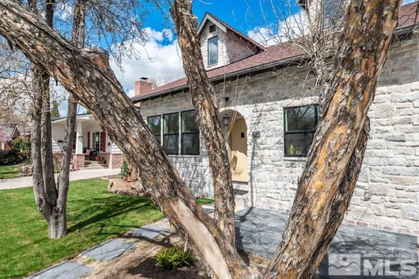 615 John Fremont, Reno, Nevada 89509, 3 Bedrooms Bedrooms, ,4 BathroomsBathrooms,Residential,Residential,John Fremont,250004322