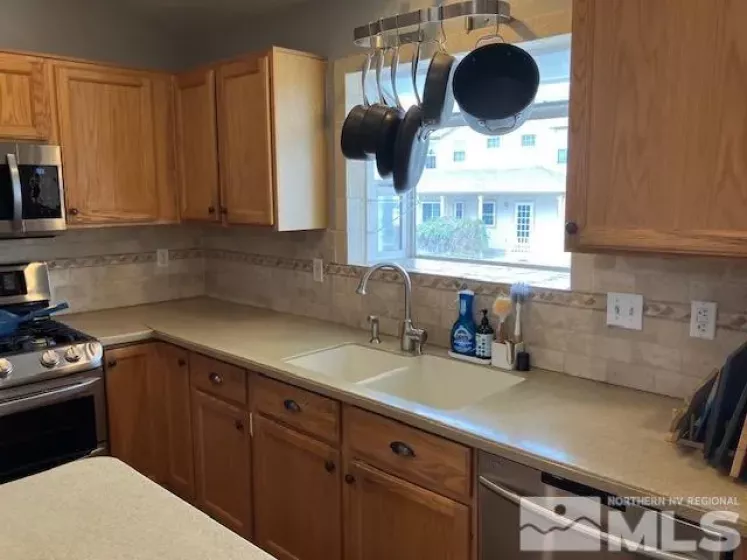 100 Wintercrest, Verdi, Nevada 89439, 4 Bedrooms Bedrooms, ,2 BathroomsBathrooms,Residential,Residential,Wintercrest,250003623